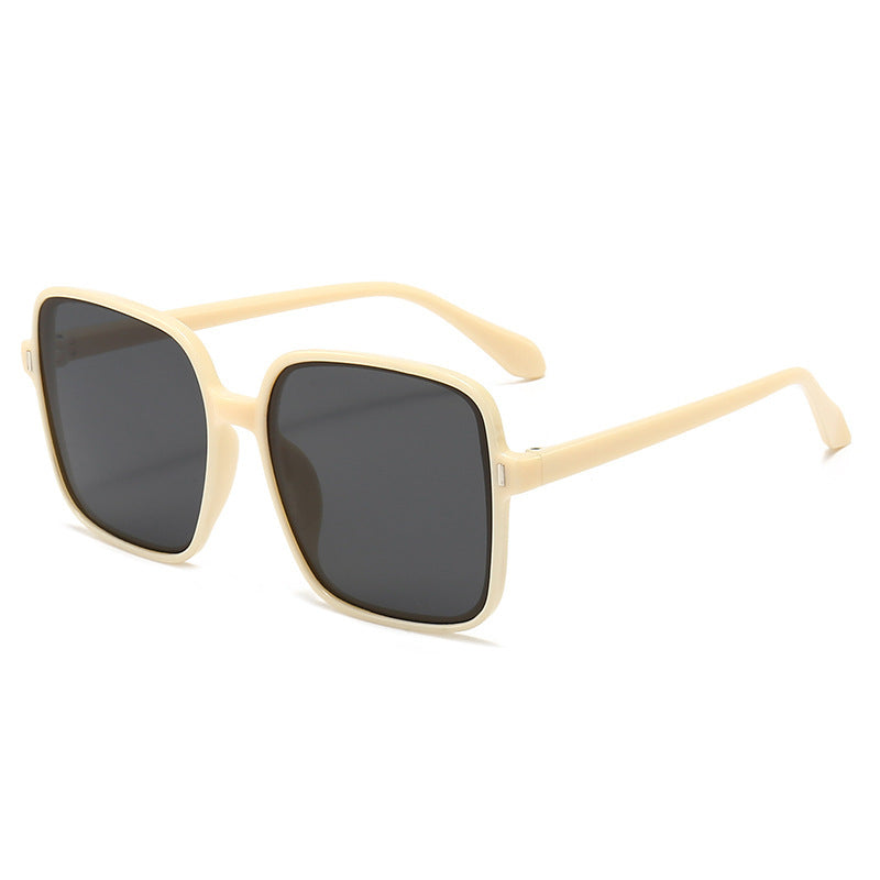 Men And Women With Fashion Simple Sunglasses Men And Women With Fashion Simple Sunglasses