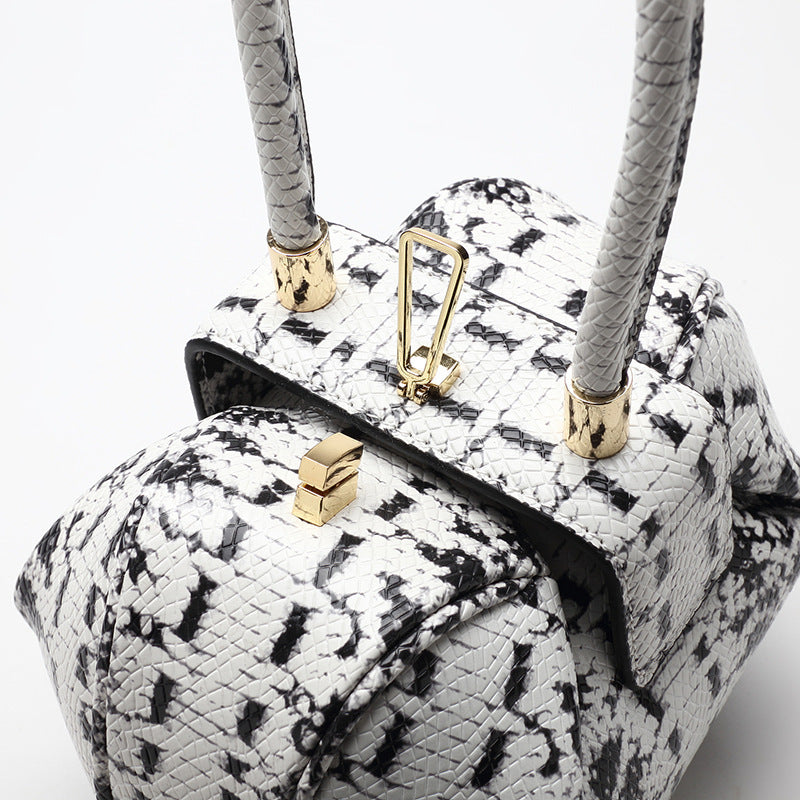 Stylish personality handbag Stylish personality handbag