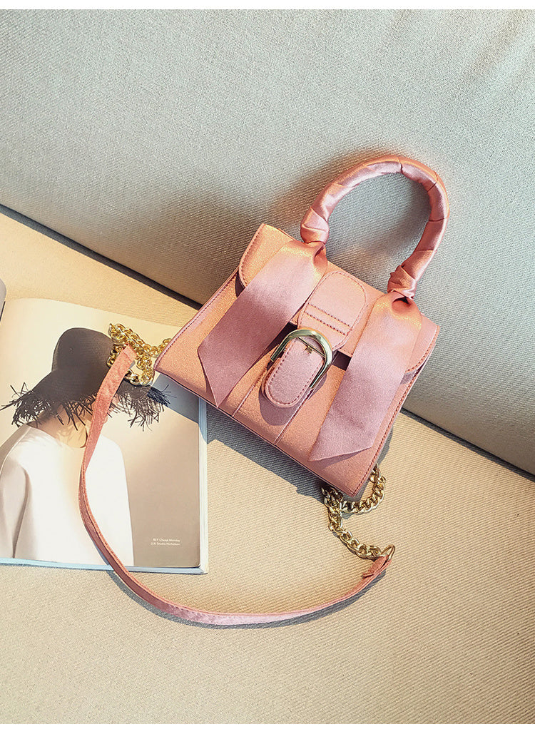 Bow diagonal handbag Bow diagonal handbag