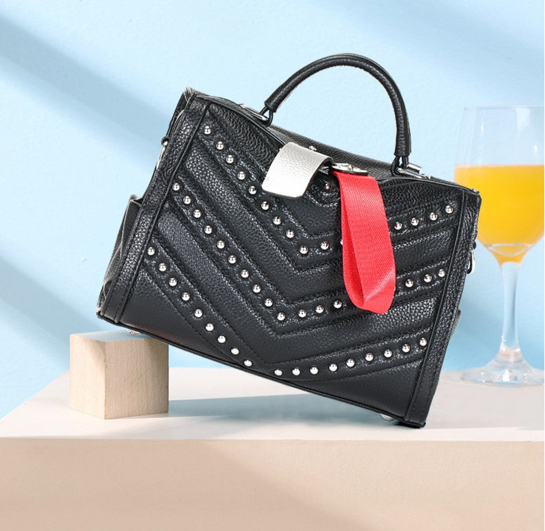 Single shoulder messenger handbag Single shoulder messenger handbag