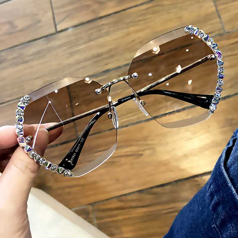 Diamond-Studded Sunglasses Women Anti-Sunglasses Women Fashion Round Face Driving Travel Glasses Korean Trend Diamond-Studded Sunglasses Women Anti-Sunglasses Women Fashion Round Face Driving Travel Glasses Korean Trend