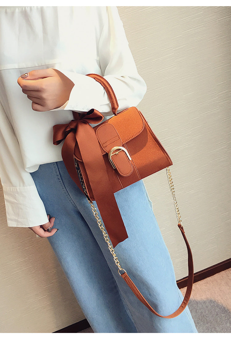Bow diagonal handbag Bow diagonal handbag
