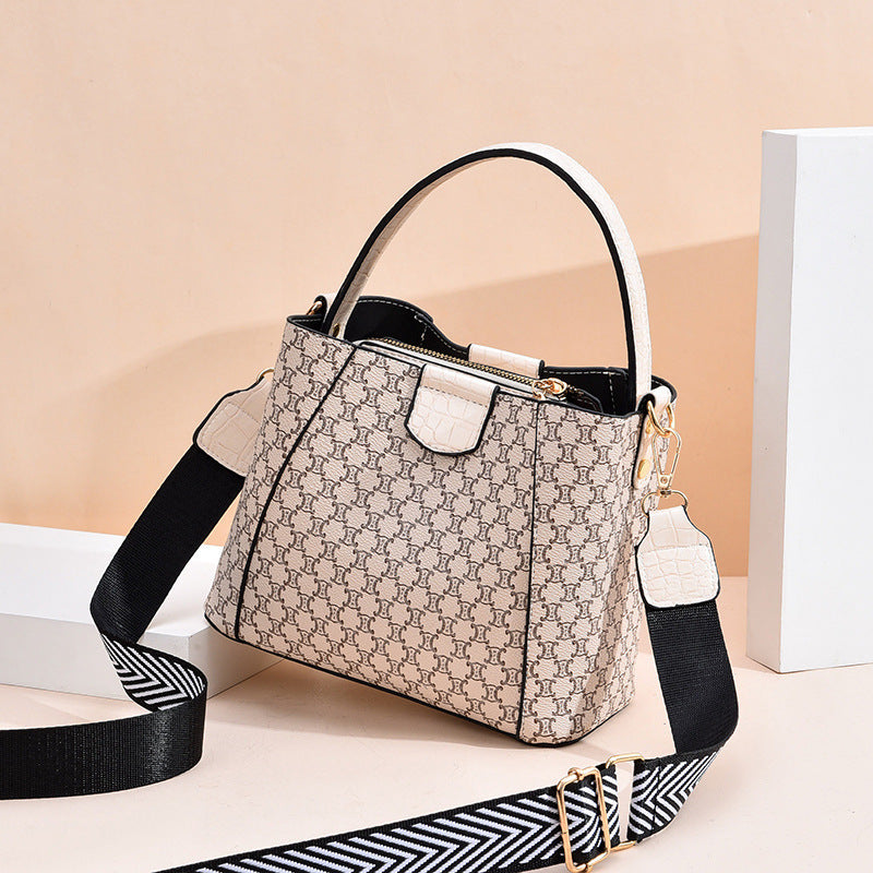 One-shoulder diagonal handbag One-shoulder diagonal handbag