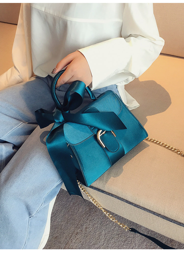 Bow diagonal handbag Bow diagonal handbag