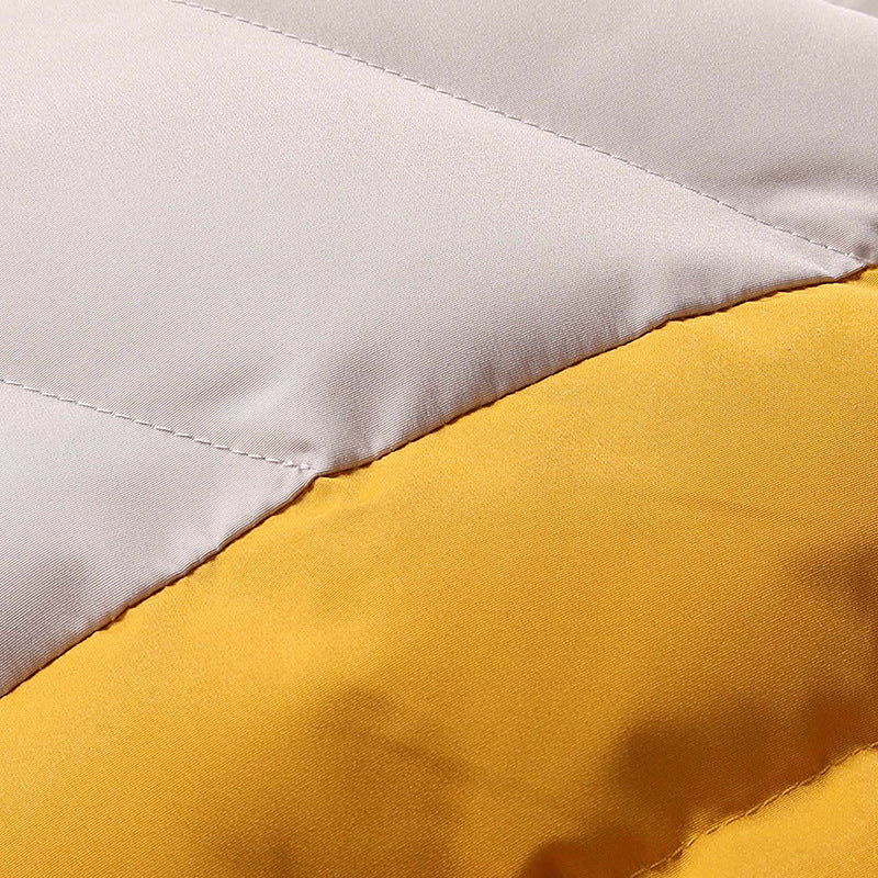 Trendy short padded coat with thick fur collar Trendy short padded coat with thick fur collar