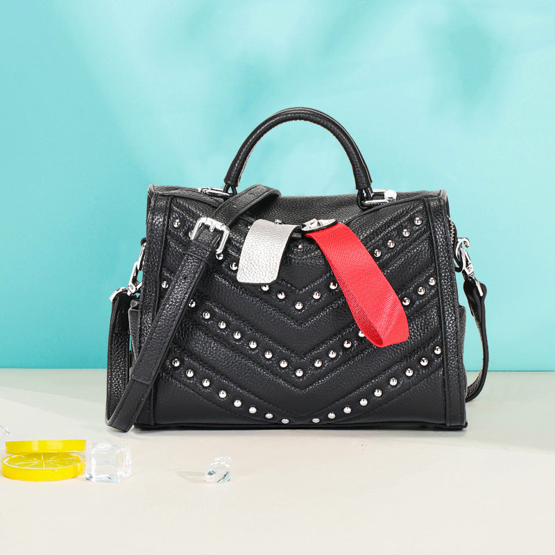 Single shoulder messenger handbag Single shoulder messenger handbag