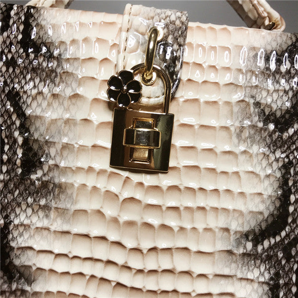 Python print handbag Python print handbag