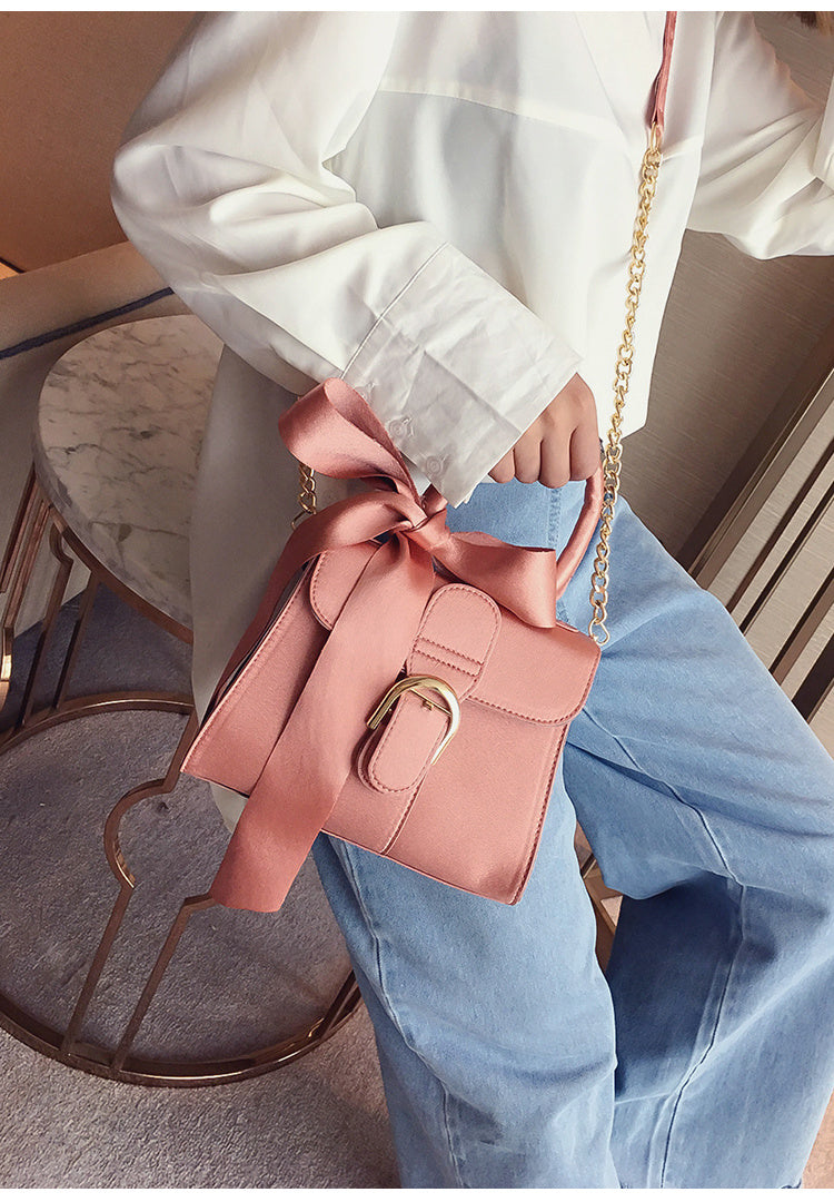 Bow diagonal handbag Bow diagonal handbag
