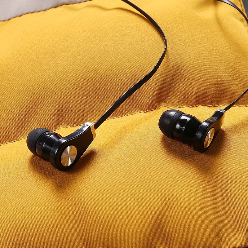 Trendy short padded coat with thick fur collar Trendy short padded coat with thick fur collar