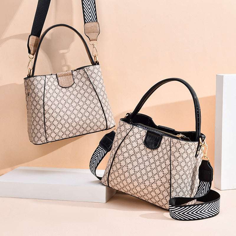 One-shoulder diagonal handbag One-shoulder diagonal handbag