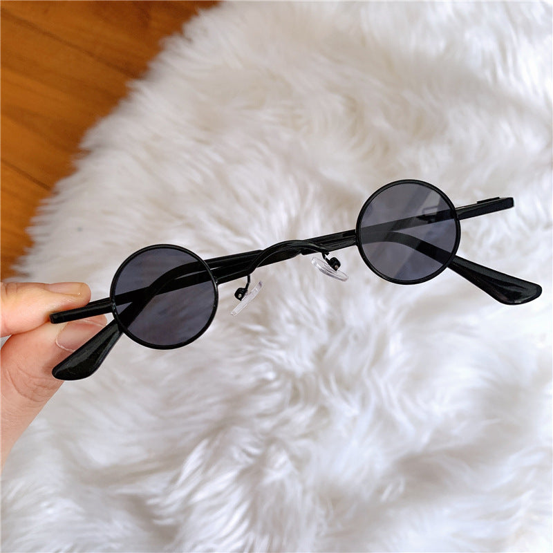 Retro Sunglasses For Men And Women With Super Small Frame Retro Sunglasses For Men And Women With Super Small Frame