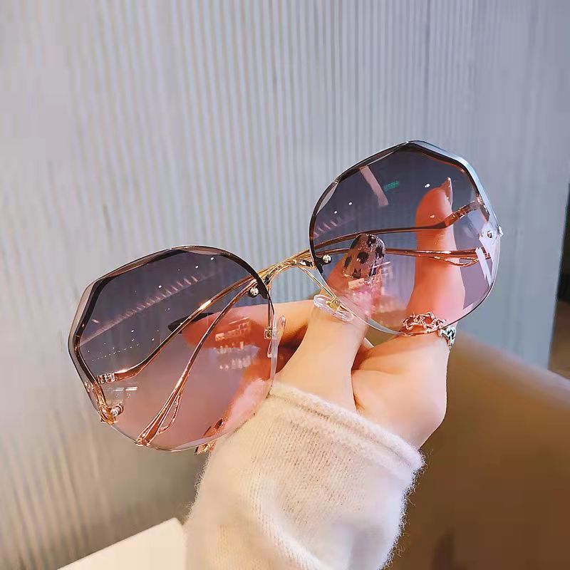 Fashionable UV Protection Sunglasses For Women Fashionable UV Protection Sunglasses For Women