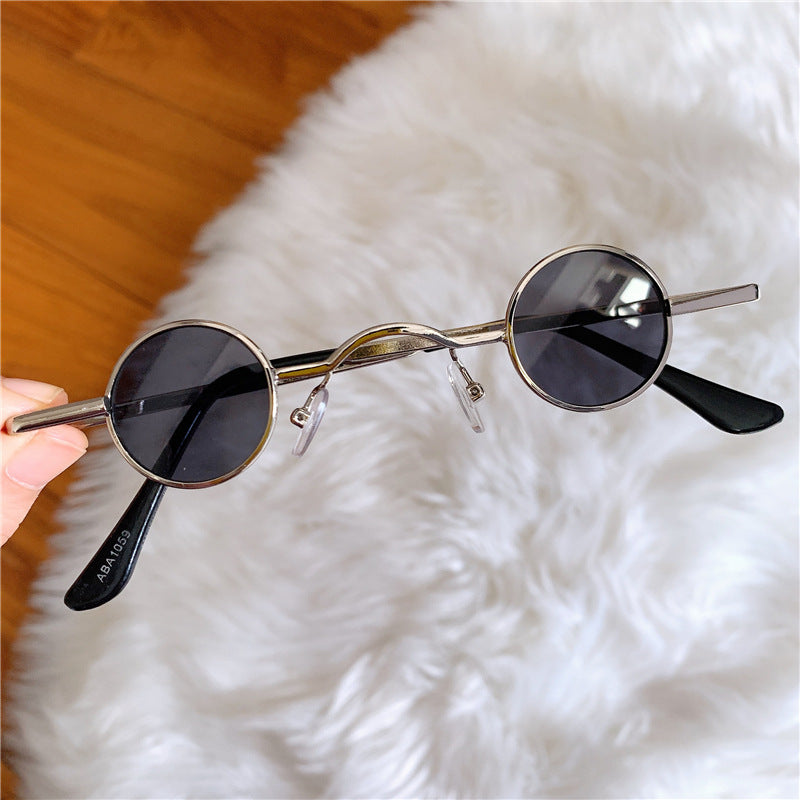 Retro Sunglasses For Men And Women With Super Small Frame Retro Sunglasses For Men And Women With Super Small Frame