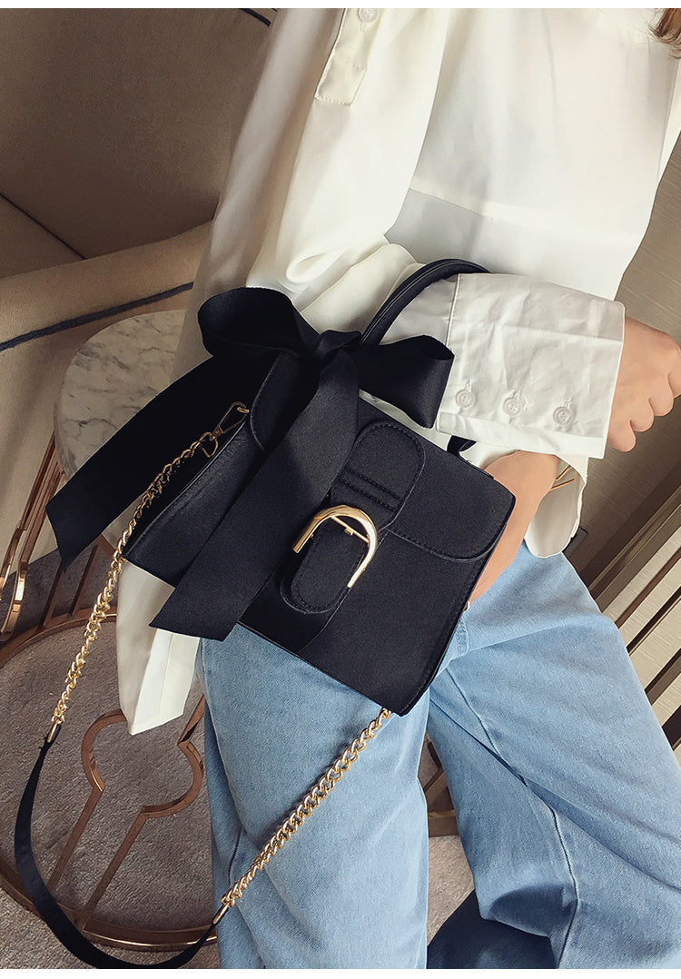 Bow diagonal handbag Bow diagonal handbag