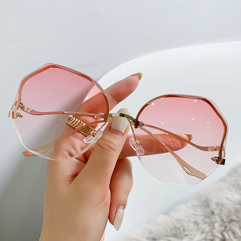 Fashionable UV Protection Sunglasses For Women Fashionable UV Protection Sunglasses For Women