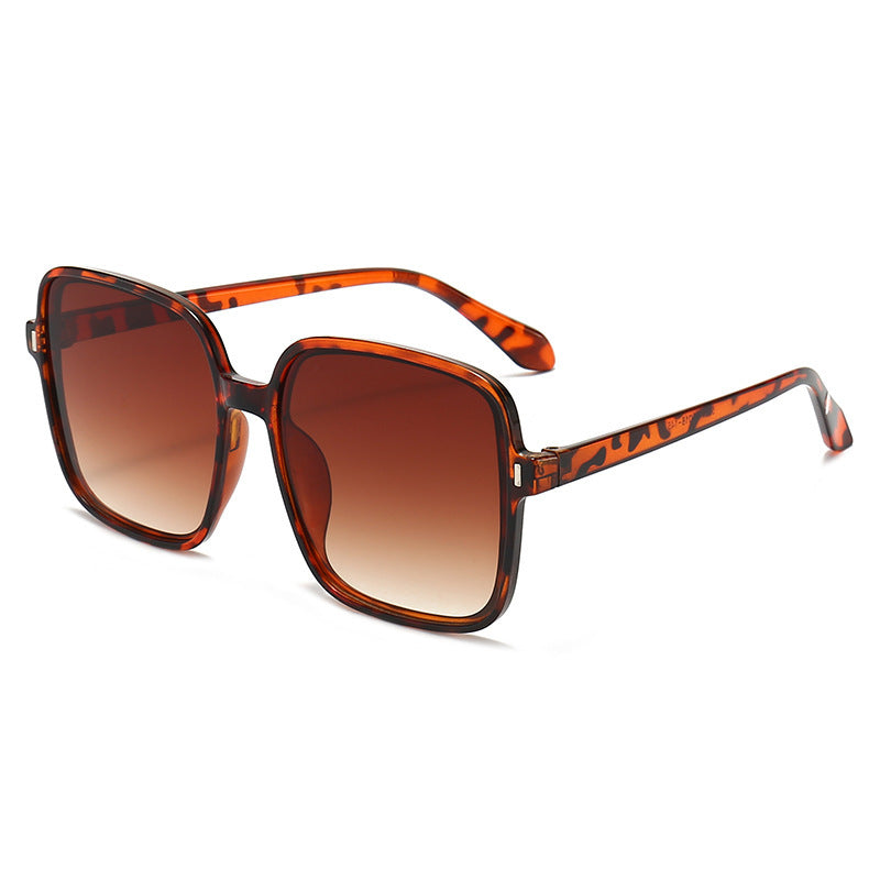 Men And Women With Fashion Simple Sunglasses Men And Women With Fashion Simple Sunglasses