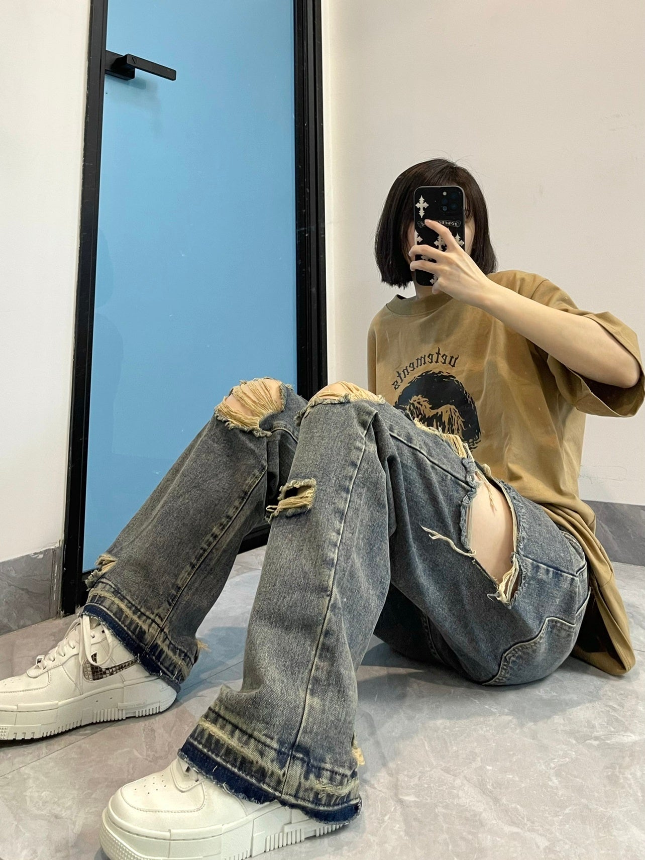 Hiphop Ripped Jeans For Women With Loose Wide Legs Hiphop Ripped Jeans For Women With Loose Wide Legs