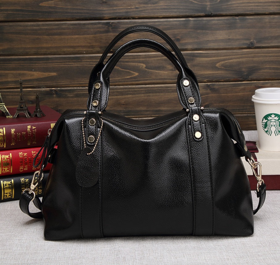 Solid color simple handbag