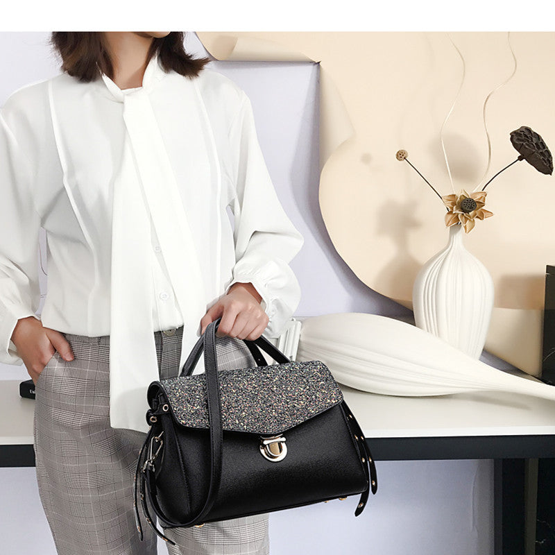 Ladies shoulder handbag