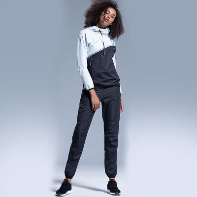 Two-piece sweatsuit with long sleeves