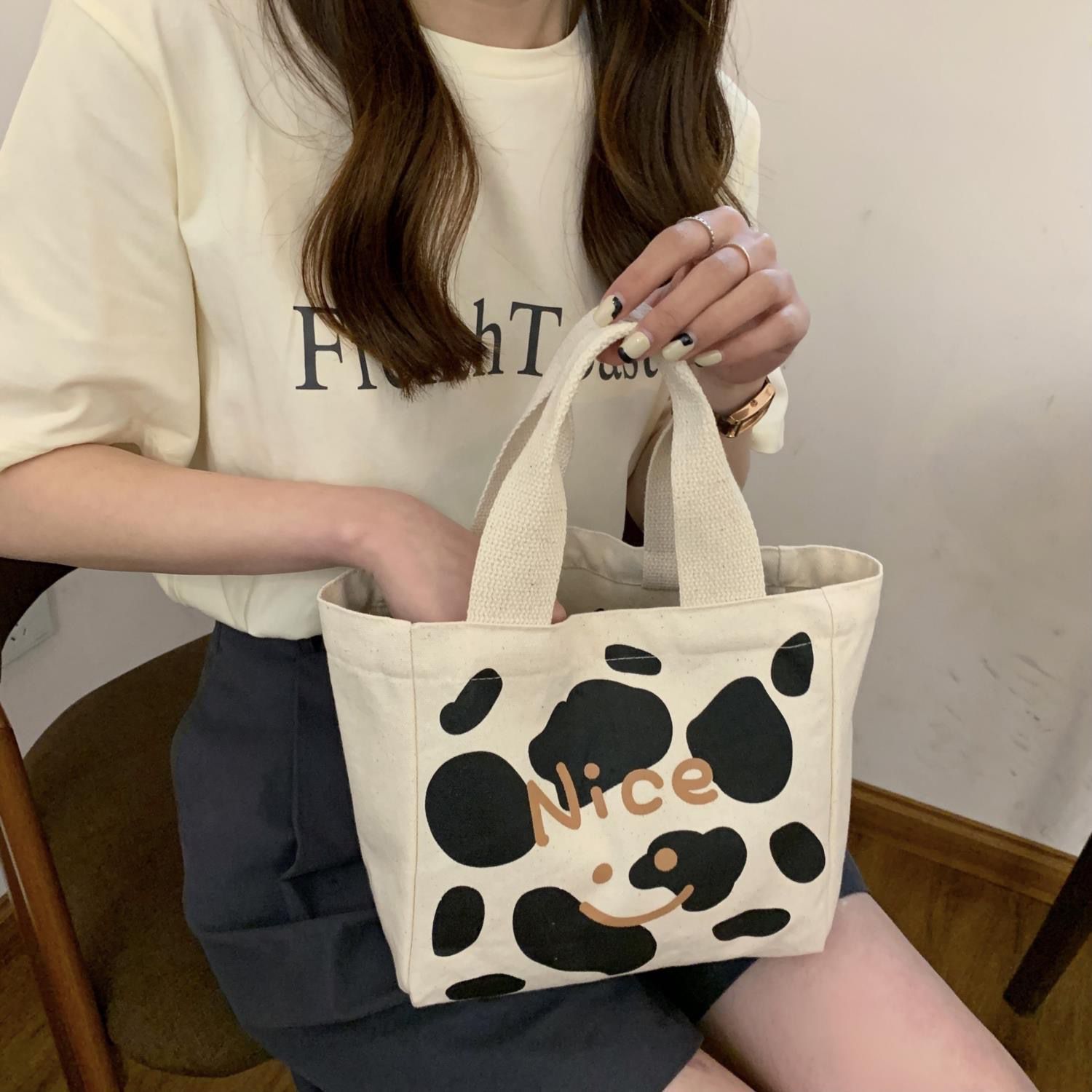 Simple And Versatile Artistic Handbag