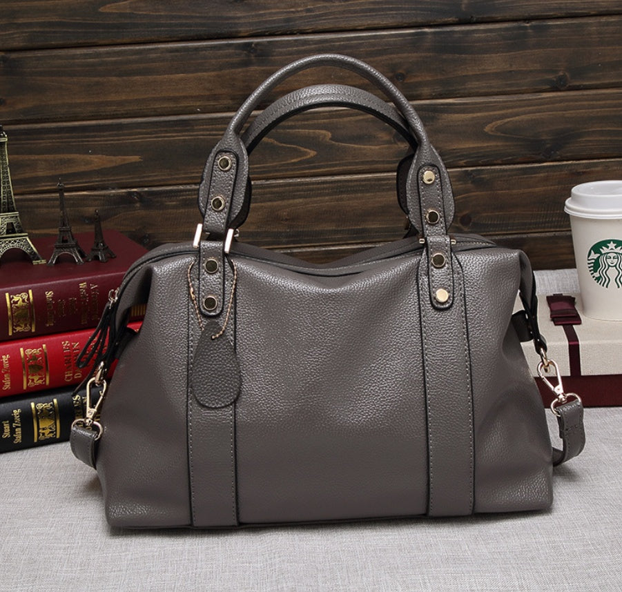 Solid color simple handbag