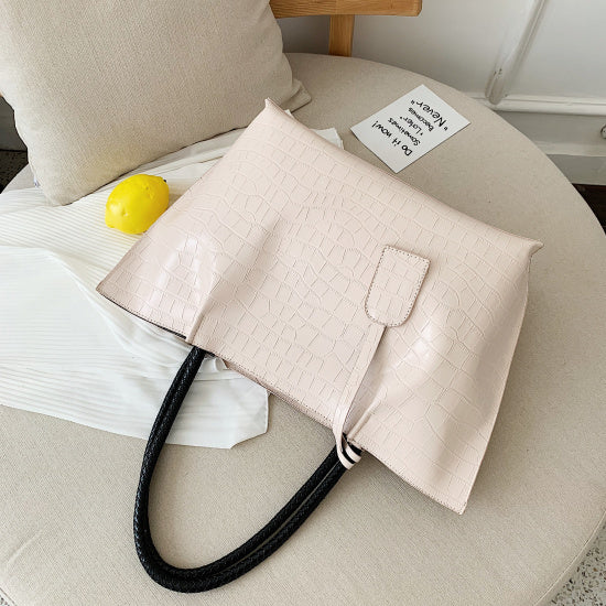 Simple large-capacity handbag