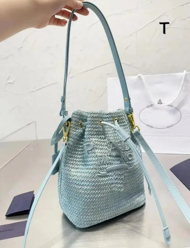 2024 Woman Straw Bags Bucket Bag Nylon Shoulder Hobos Chain Handbags Designer Crossbody Lady Small Totes