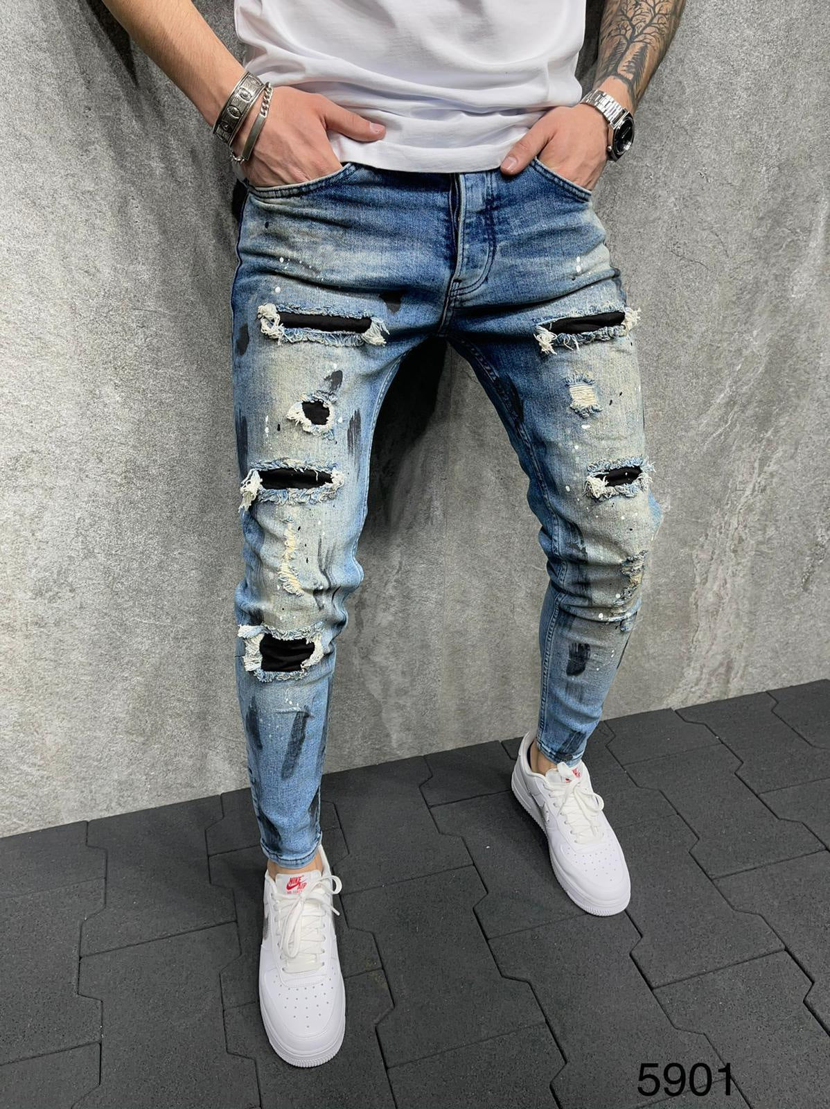 Men's Versatile Casual Slim Ripped Jeans