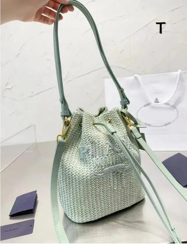 2024 Woman Straw Bags Bucket Bag Nylon Shoulder Hobos Chain Handbags Designer Crossbody Lady Small Totes