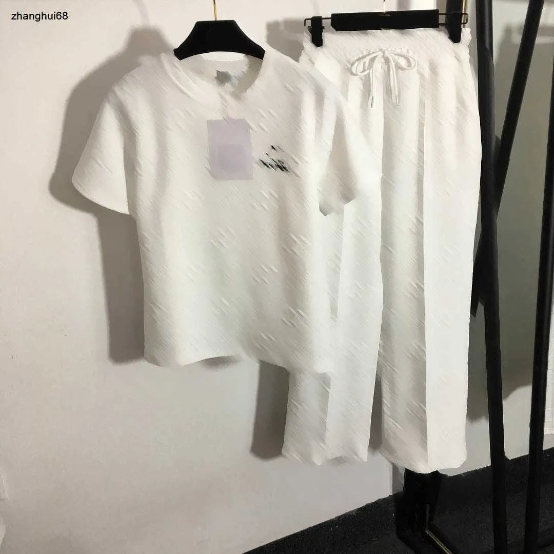 23ss womens designer clothing Womens Tracksuits Presbyopia logo embossed short sleeve T-shirt elastic waist casual wide leg trousers set Women Clothes