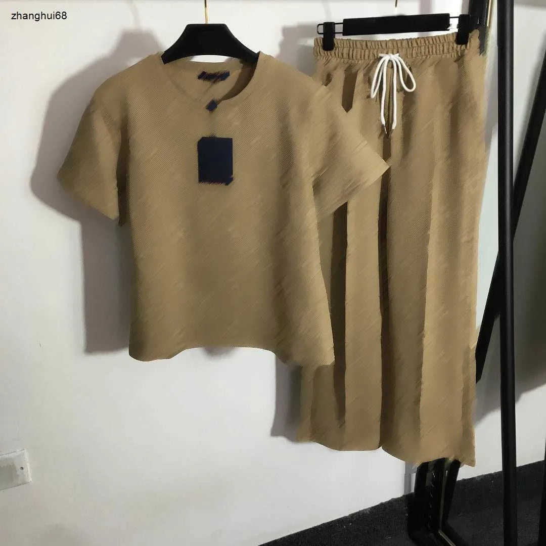 23ss womens designer clothing Womens Tracksuits Presbyopia logo embossed short sleeve T-shirt elastic waist casual wide leg trousers set Women Clothes