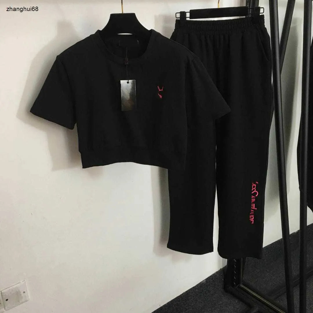 23ss womens designer clothing Womens Tracksuits Presbyopia logo embossed short sleeve T-shirt elastic waist casual wide leg trousers set Women Clothes
