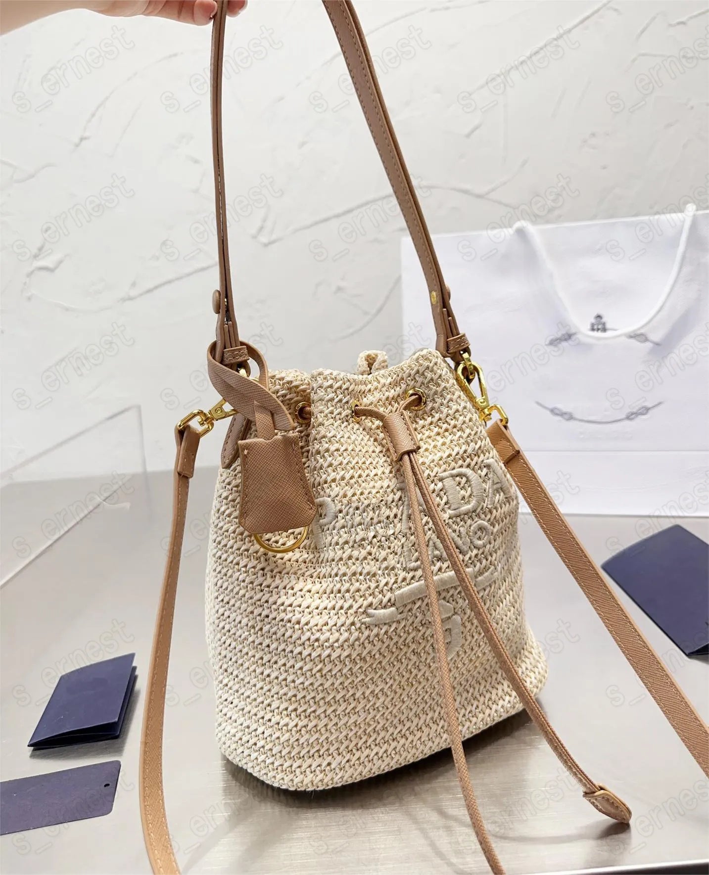 2024 Woman Straw Bags Bucket Bag Nylon Shoulder Hobos Chain Handbags Designer Crossbody Lady Small Totes