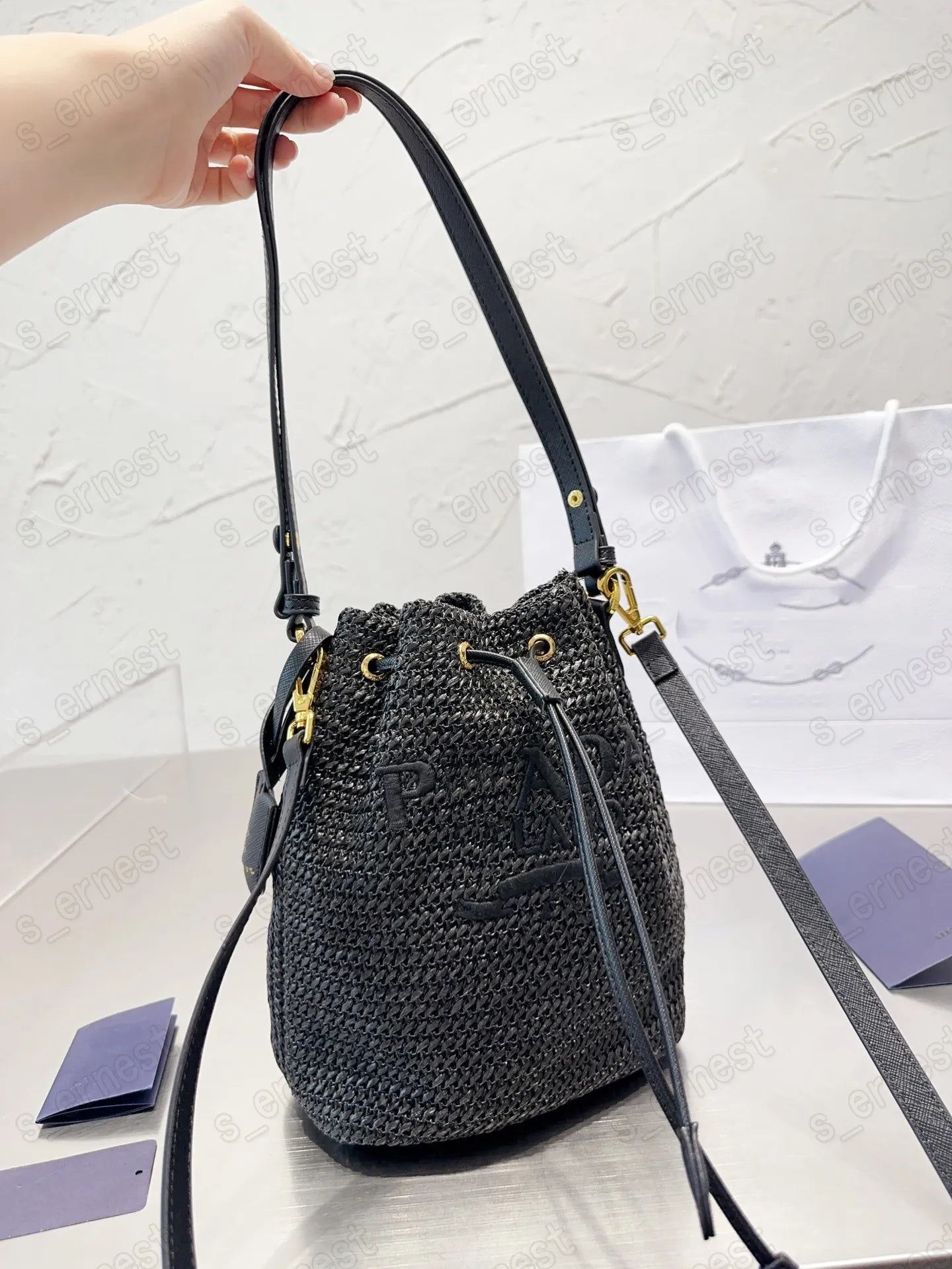 2024 Woman Straw Bags Bucket Bag Nylon Shoulder Hobos Chain Handbags Designer Crossbody Lady Small Totes