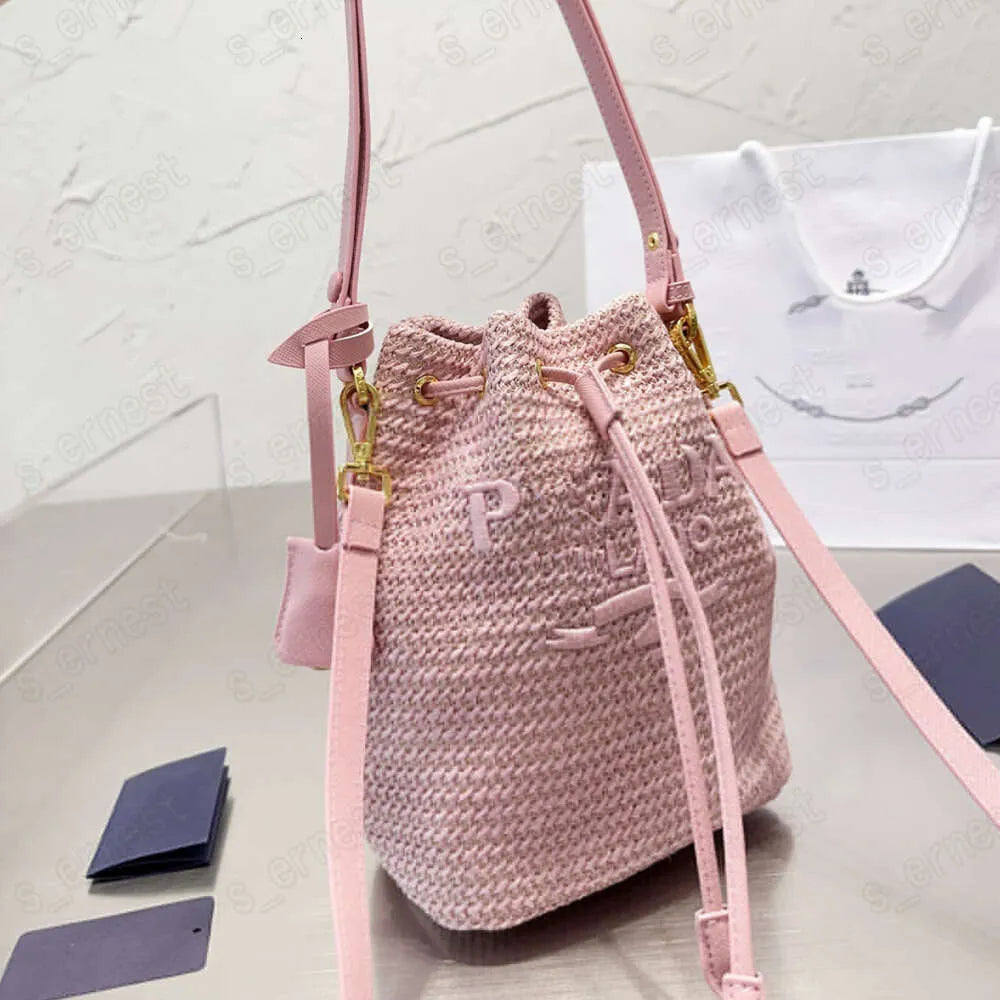 2024 Woman Straw Bags Bucket Bag Nylon Shoulder Hobos Chain Handbags Designer Crossbody Lady Small Totes