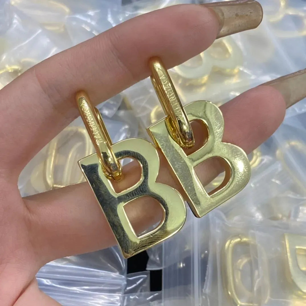 2024 Stud Devise Brand letters diamond shiny non-fading Chandelier Earrings Women Ear studs Designer Jewelry new fashion